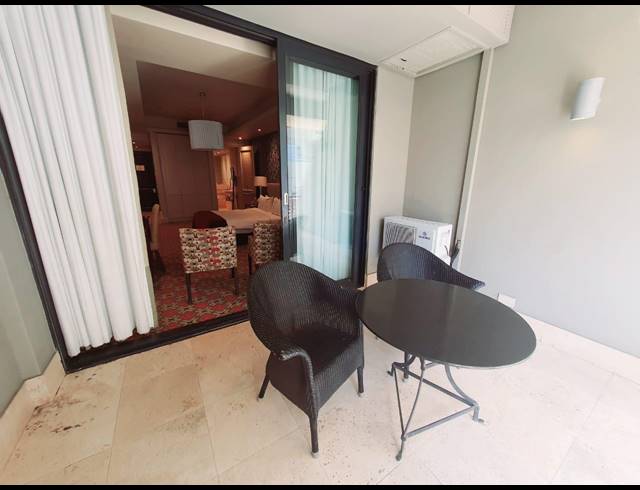 1 BEDROOM APARTMENT FOR SALE IN UMHLANGA RIDGE